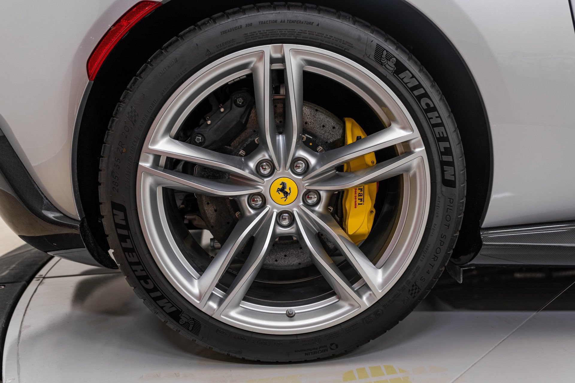 Certified 2024 Ferrari Roma Spider RWD image 15
