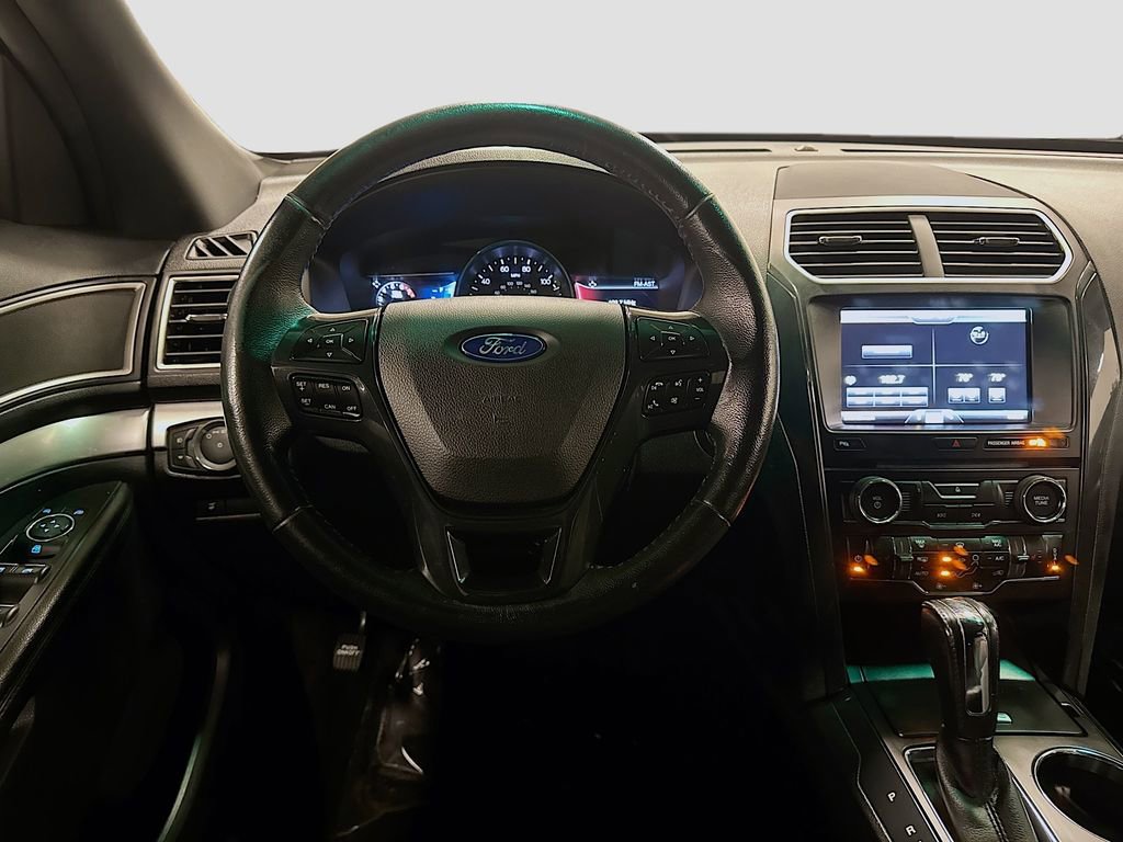 Used 2016 Ford Explorer XLT w/ Equipment Group 202A image 25