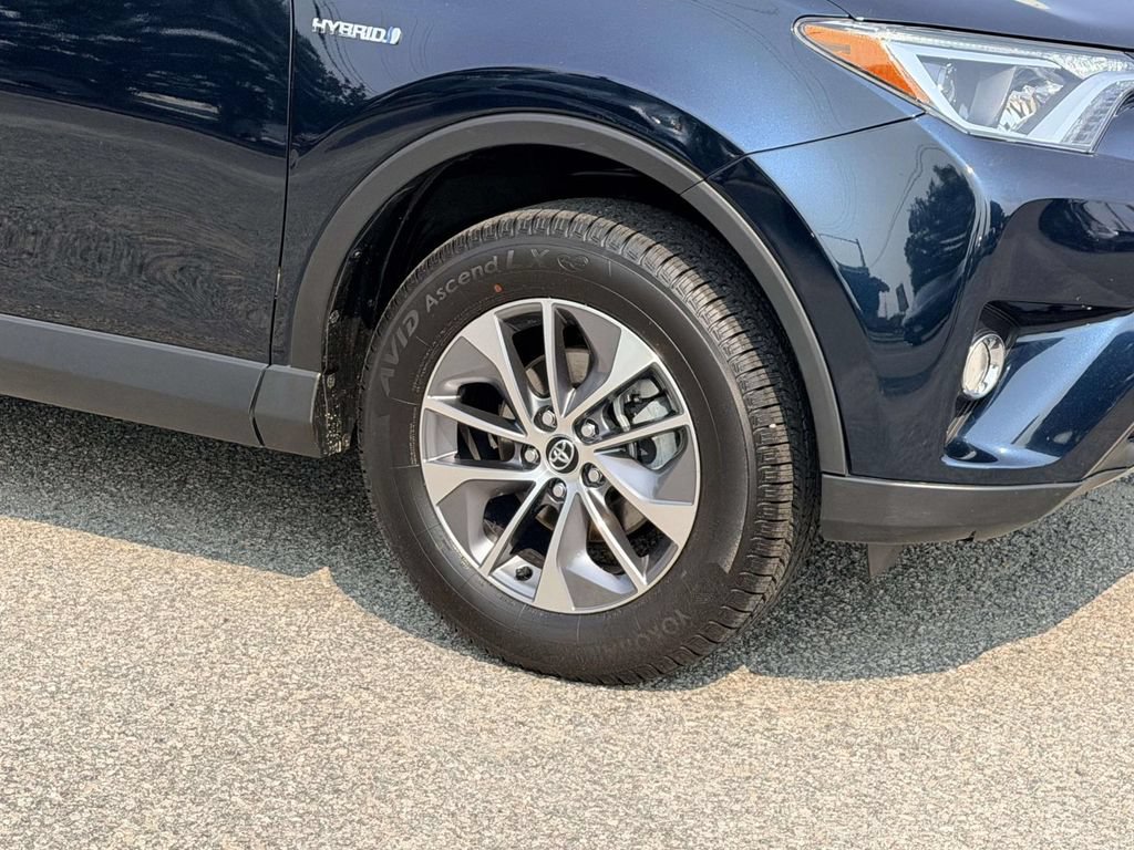Certified 2017 Toyota RAV4 XLE w/ All Weather Liner Package AWD/4WD image 27