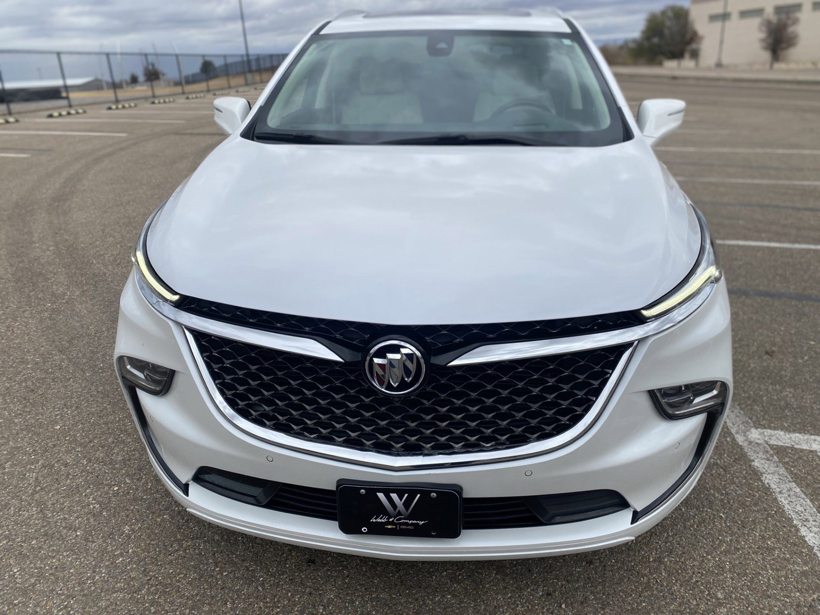 Used 2022 Buick Enclave Avenir w/ Avenir Technology Package AWD/4WD image 2