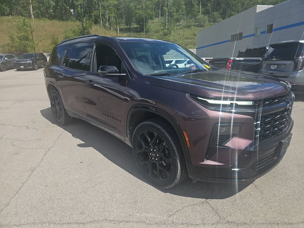 Used 2024 Chevrolet Traverse RS AWD/4WD image 3