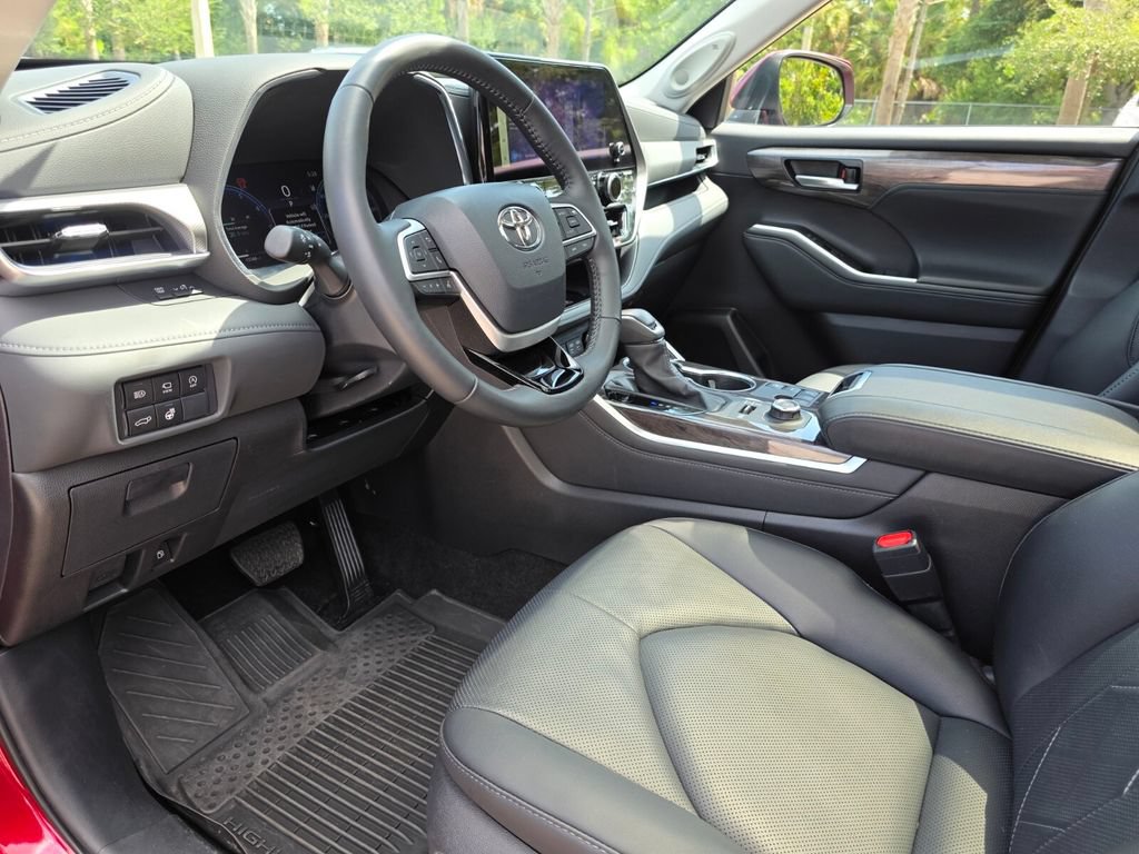 Used 2026 Toyota Highlander Platinum AWD/4WD image 27