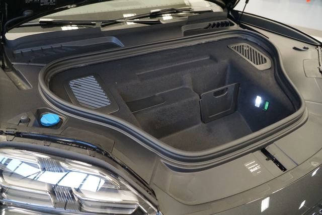 New 2026 Porsche Macan 4 Electric AWD/4WD image 14