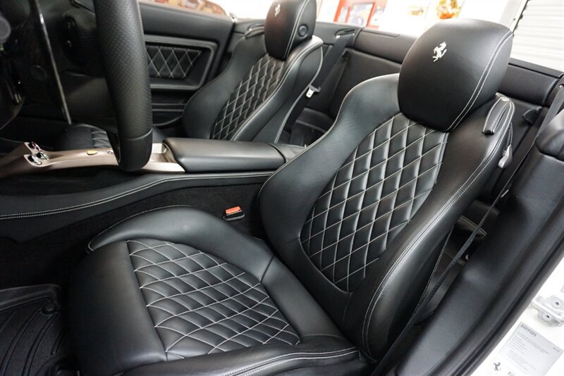Used 2014 Ferrari California RWD image 11