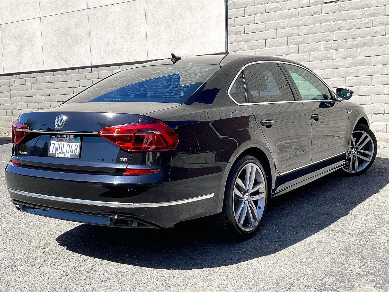 Used 2017 Volkswagen Passat 1.8T R-Line FWD image 13