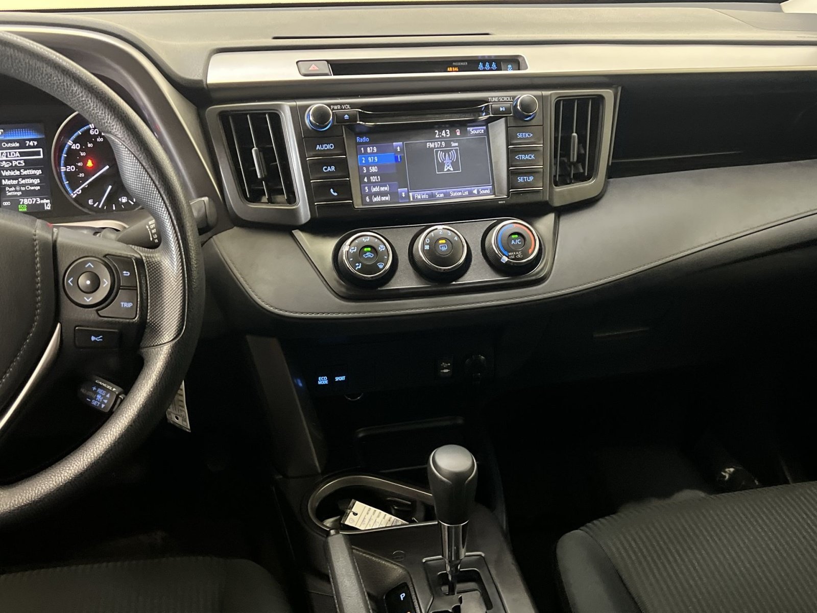 Used 2018 Toyota RAV4 LE w/ All Weather Liner Package AWD/4WD image 32