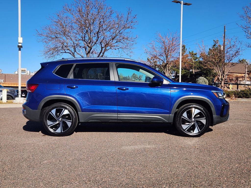 Certified 2024 Volkswagen Taos SE image 2