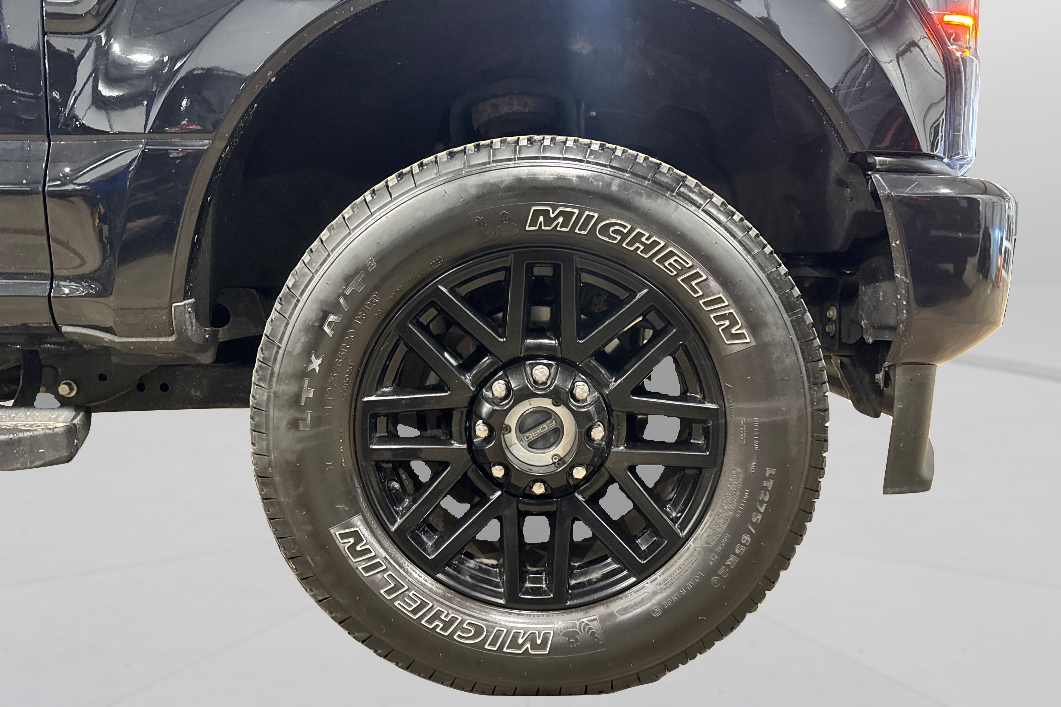 Used 2022 Ford F250 Lariat w/ Black Appearance Package image 58