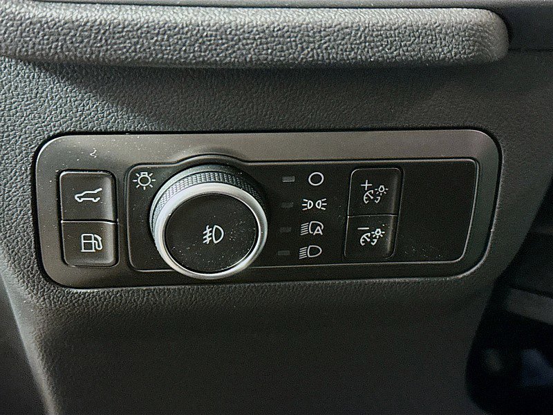 New 2025 Ford Escape SE w/ PHEV Premium Package image 10