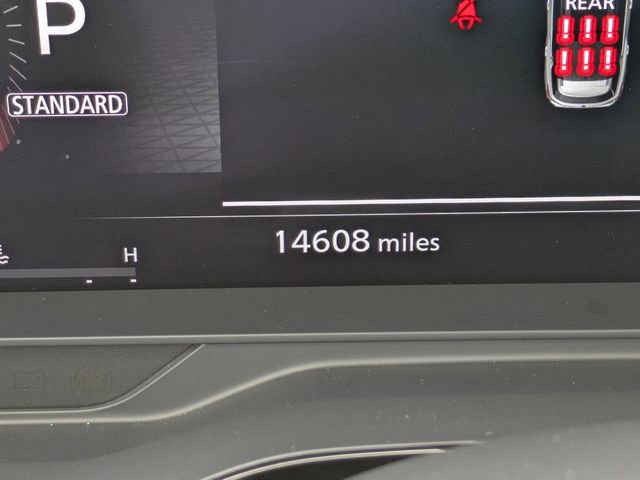 Used 2024 Nissan Pathfinder Platinum w/ Black Appearance Package image 33