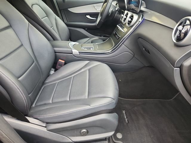 Used 2022 Mercedes-Benz GLC 300 image 26