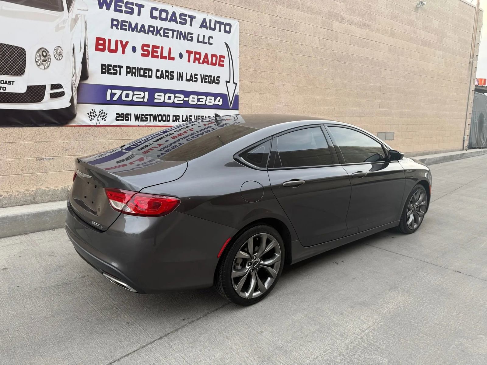 Used 2015 Chrysler 200 S w/ Navigation & Sound Group I image 4