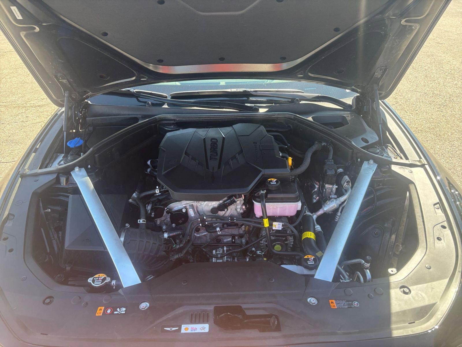 Used 2025 Genesis G70 2.5T image 32