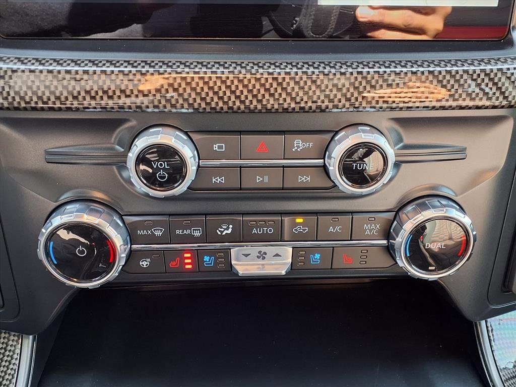 Used 2025 Ford F150 Lariat w/ Equipment Group 501A Mid image 12