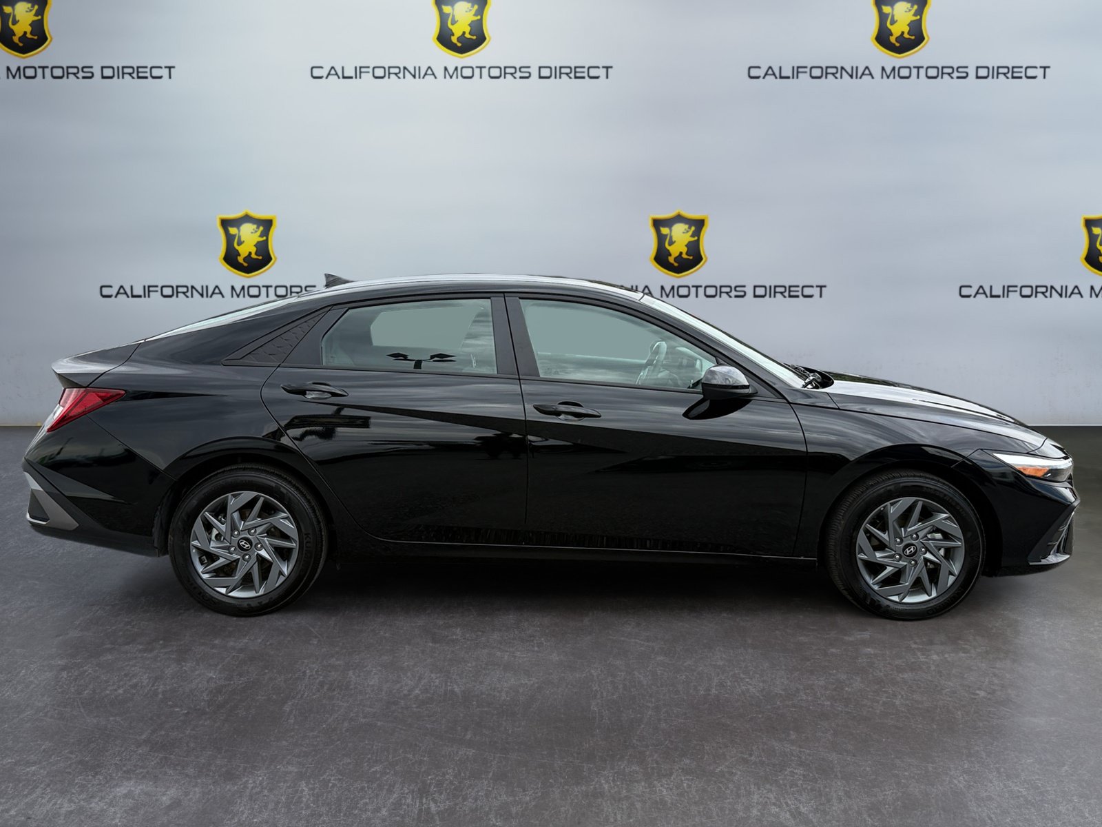 Used 2026 Hyundai Elantra Hybrid w/ Cargo Package FWD image 6