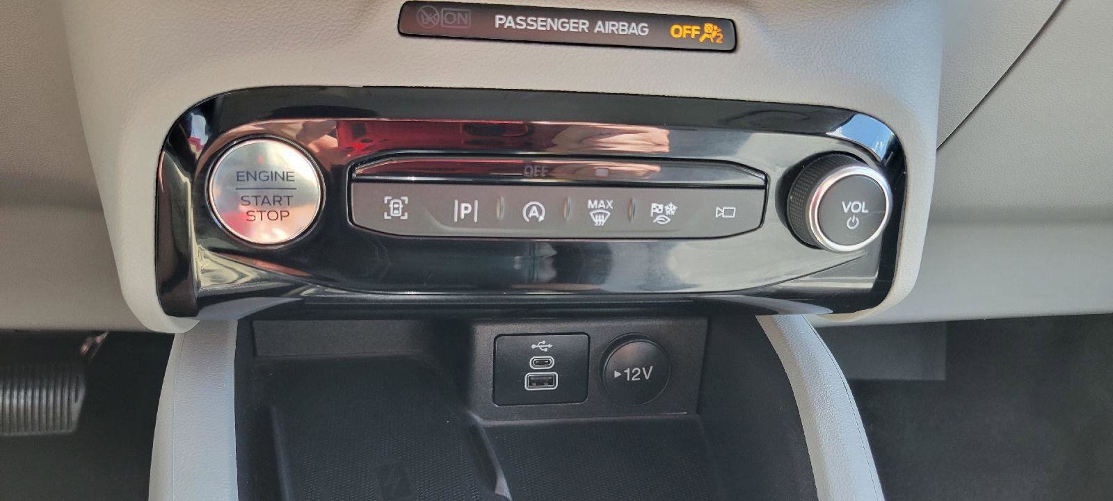 Used 2024 Ford Escape Platinum w/ Premium Technology Package image 20