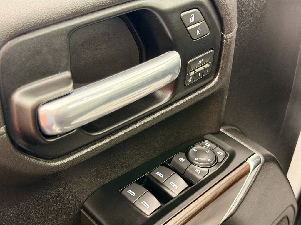 Used 2019 GMC Sierra 1500 SLT w/ SLT Premium Plus Package AWD/4WD image 18