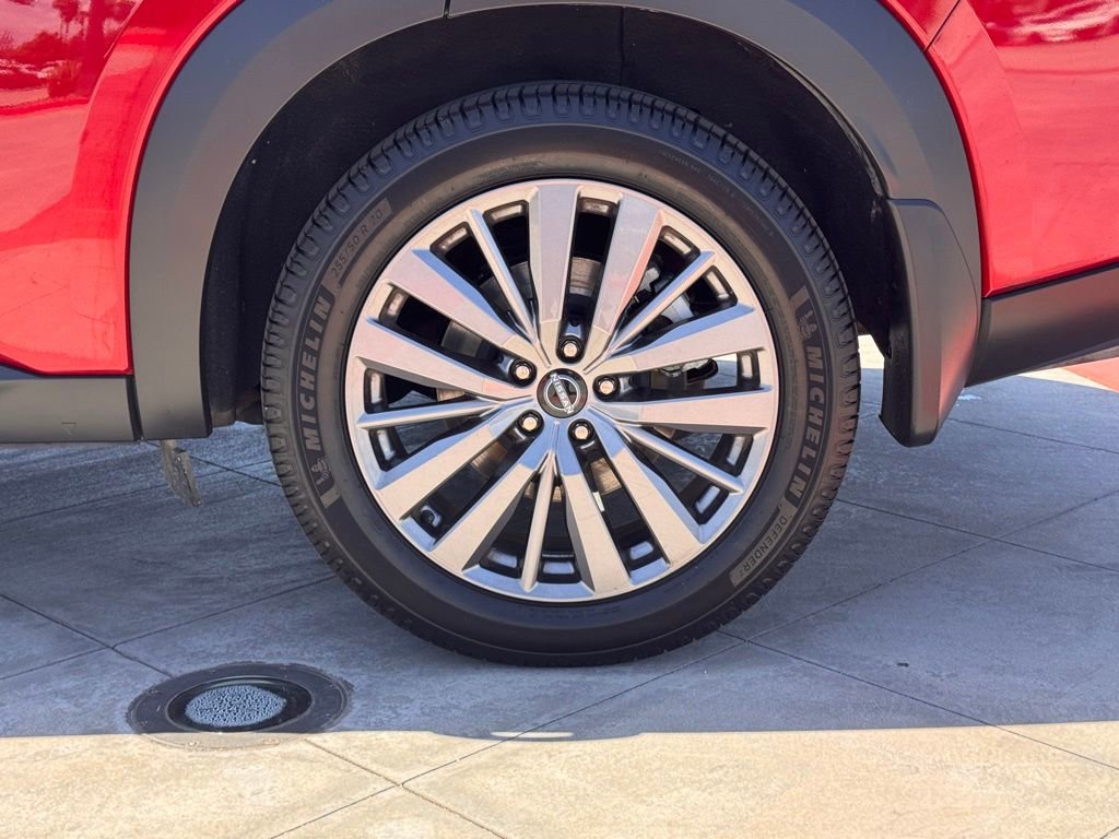 Certified 2023 Nissan Pathfinder SL w/ SL Premium Package FWD image 10