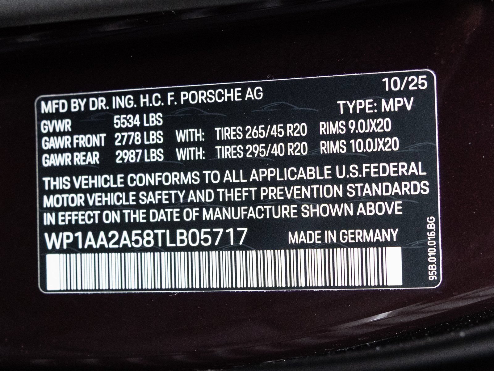 Certified 2026 Porsche Macan AWD/4WD image 38