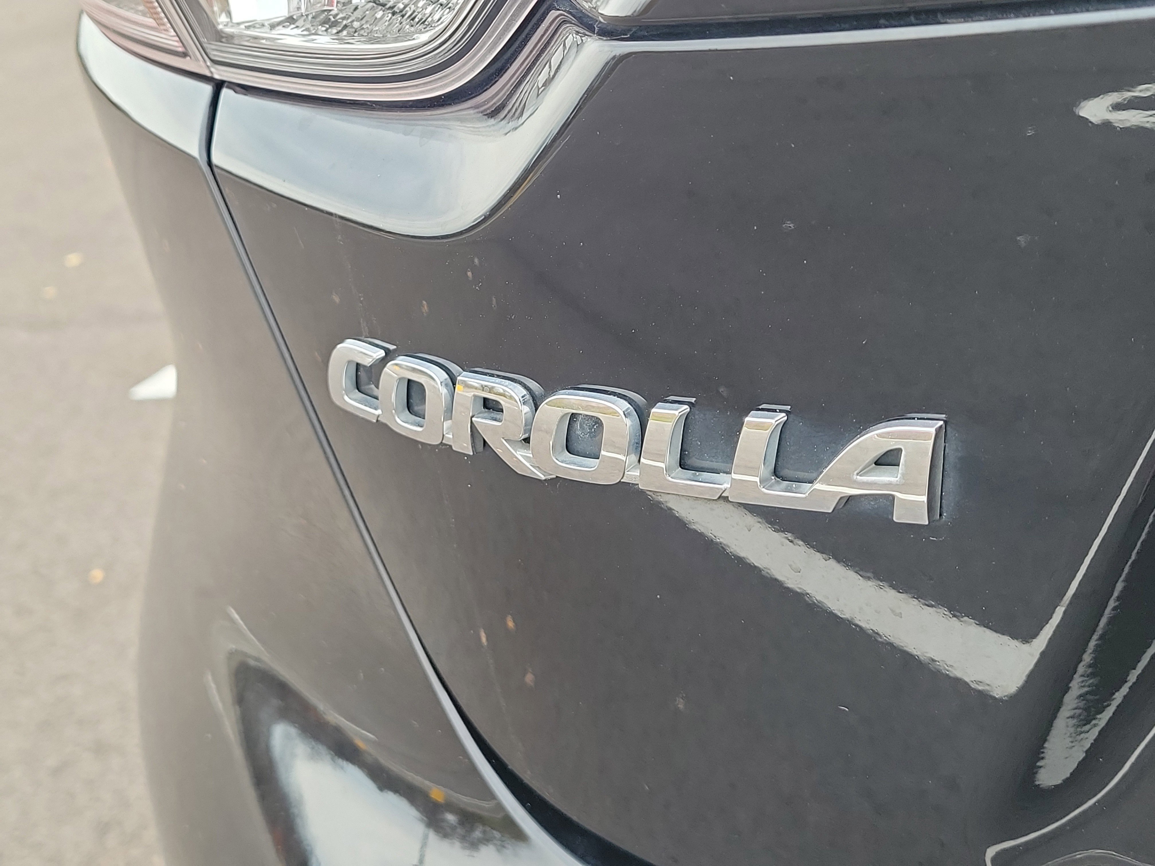 Used 2024 Toyota Corolla LE image 6