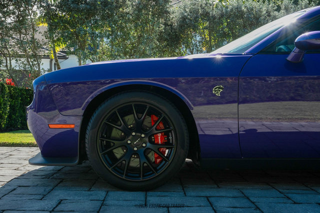 Used 2016 Dodge Challenger SRT Hellcat image 4