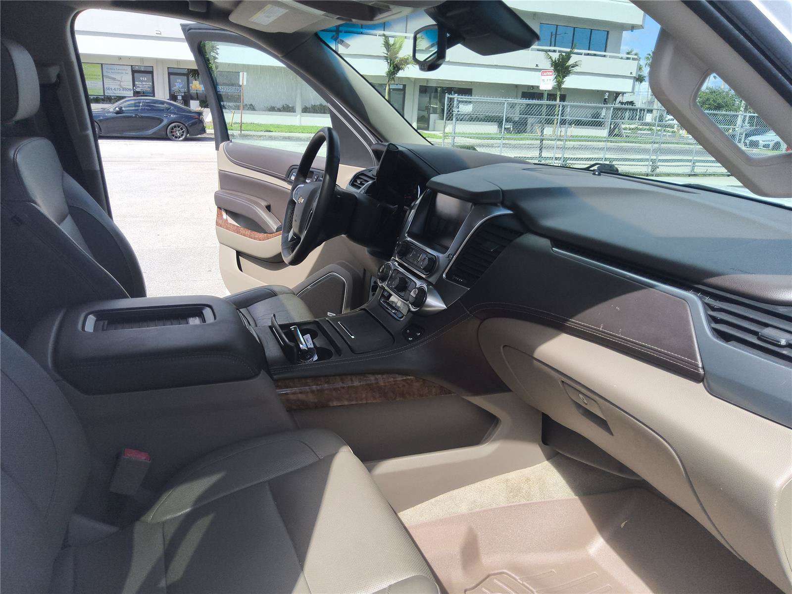Used 2017 Chevrolet Suburban Premier AWD/4WD image 32