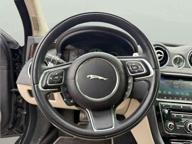 Used 2019 Jaguar XJ L Supercharged image 21