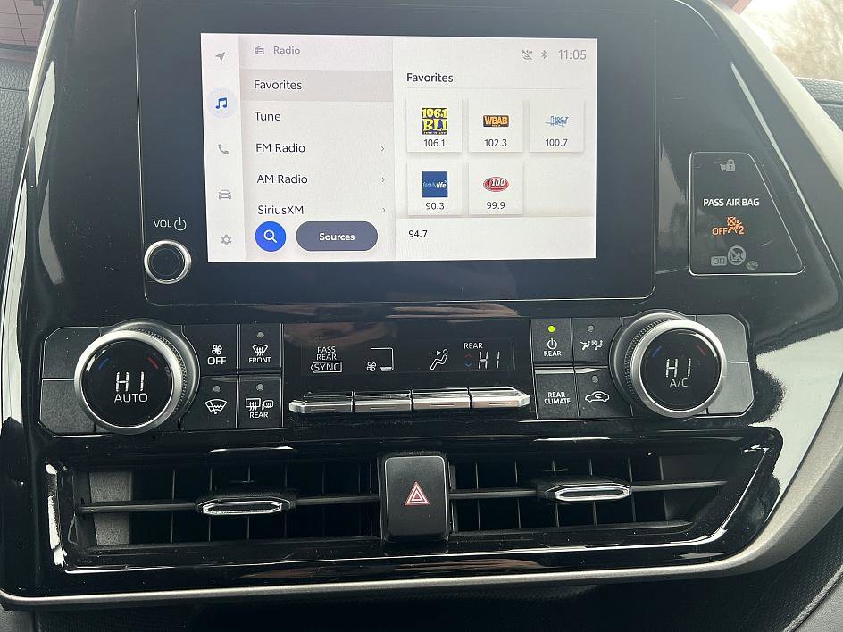 Used 2024 Toyota Highlander LE image 24