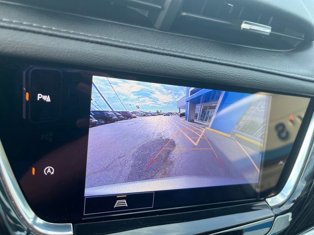 Used 2025 Cadillac XT6 Premium Luxury image 14