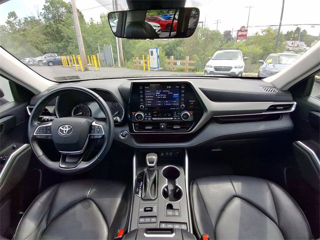 Used 2022 Toyota Highlander XLE image 20
