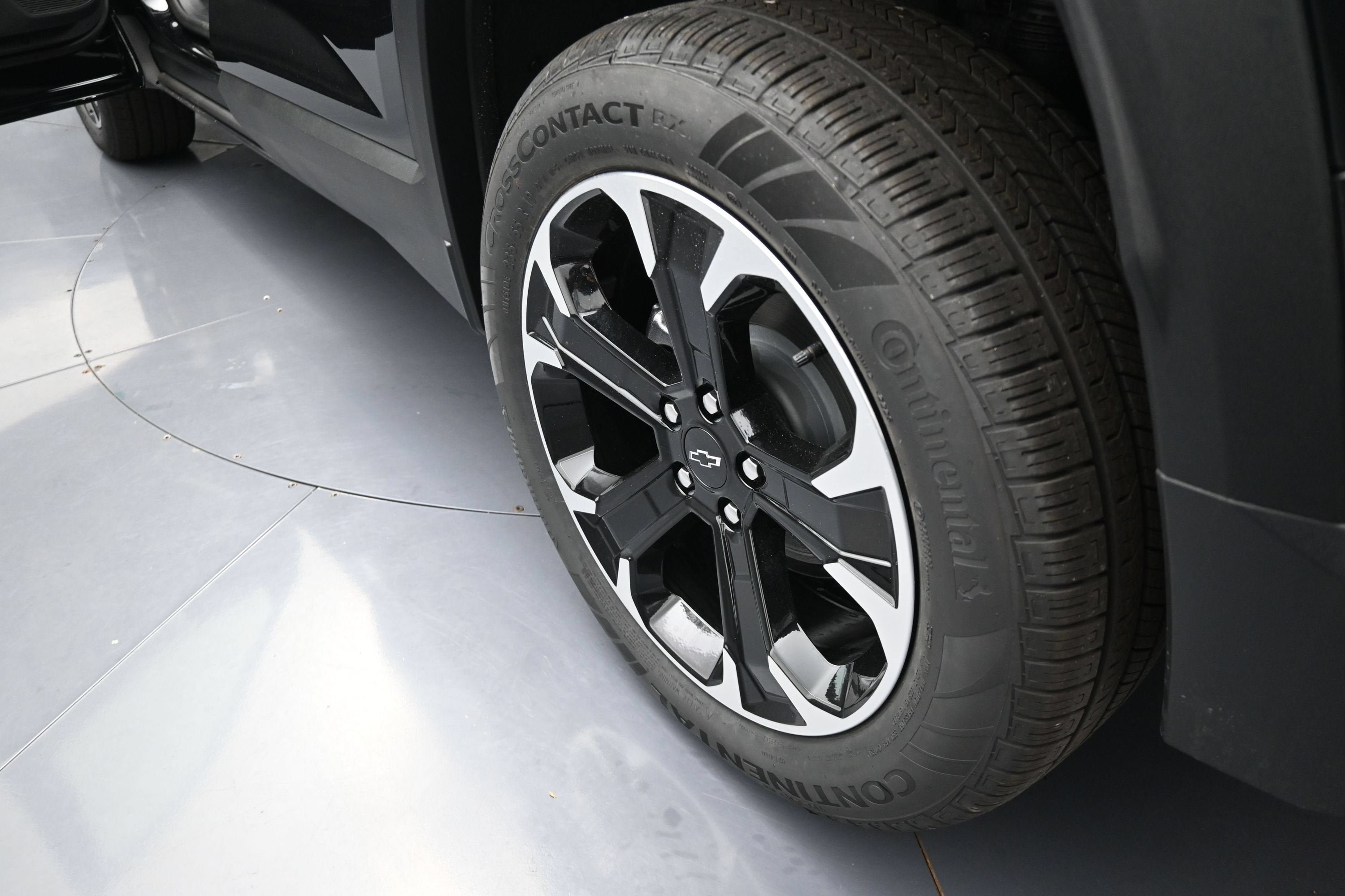 New 2027 Chevrolet Equinox LT w/ Convenience Package II FWD image 40