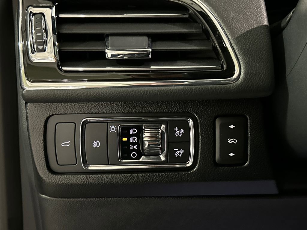 Used 2022 Lincoln Navigator L Reserve w/ Monochromatic Package AWD/4WD image 20