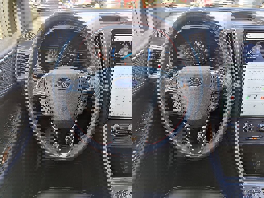 Used 2023 Ford Edge ST-Line image 12