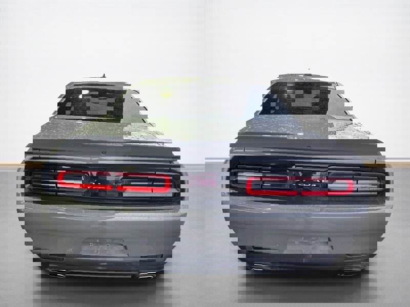 Used 2018 Dodge Challenger SXT Plus image 5