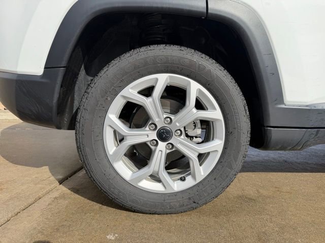 Used 2025 Jeep Compass Sport image 9