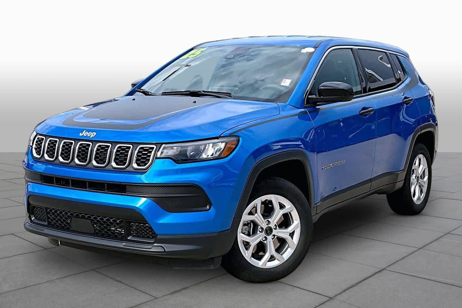 Used 2025 Jeep Compass Sport w/ Mopar Graphics Package AWD/4WD image 3