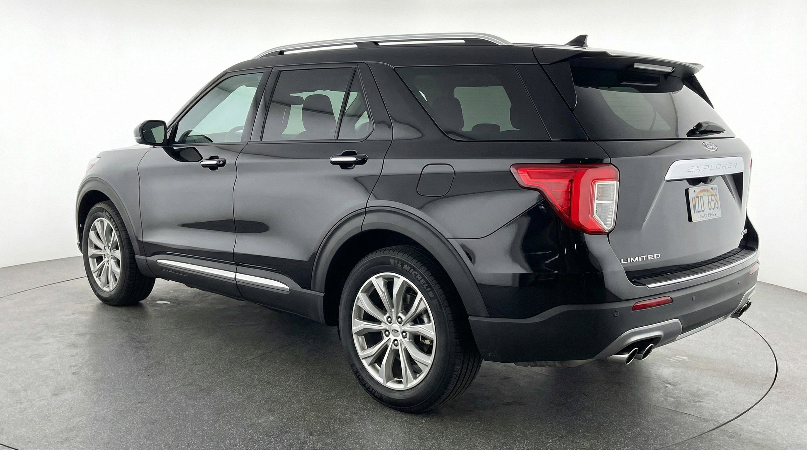 Used 2024 Ford Explorer Limited image 6