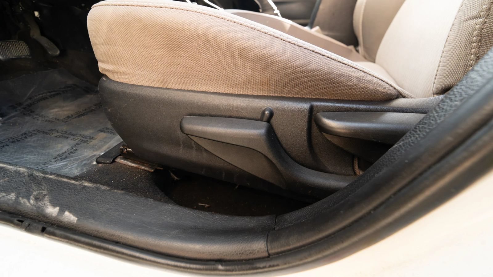 Used 2019 Toyota Corolla LE FWD image 28