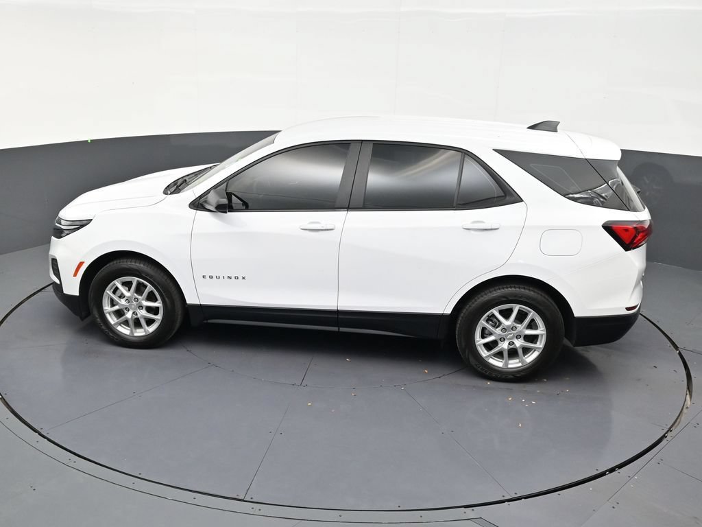 Used 2024 Chevrolet Equinox LS FWD image 13