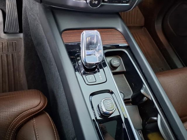 Used 2023 Volvo XC60 B5 Ultimate w/ Protection Package Premier FWD image 19