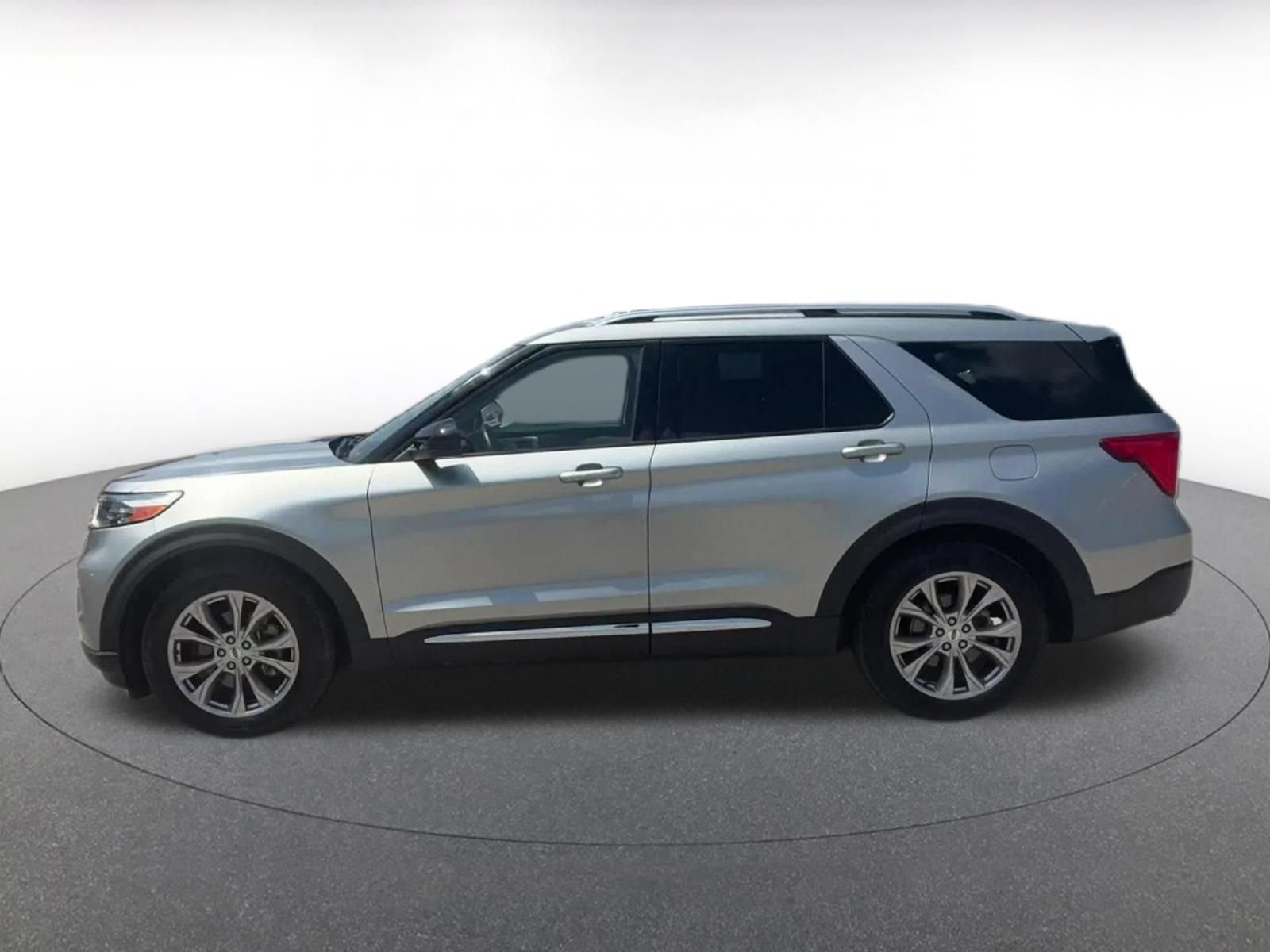 Used 2024 Ford Explorer Limited RWD image 7
