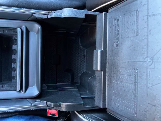 Used 2020 RAM 1500 Limited w/ Black Appearance Package AWD/4WD image 22