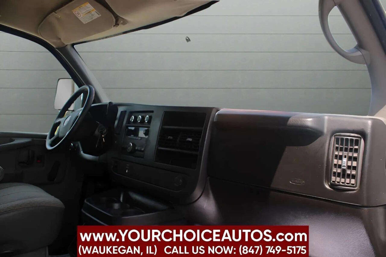 Used 2009 GMC Savana 3500 image 17