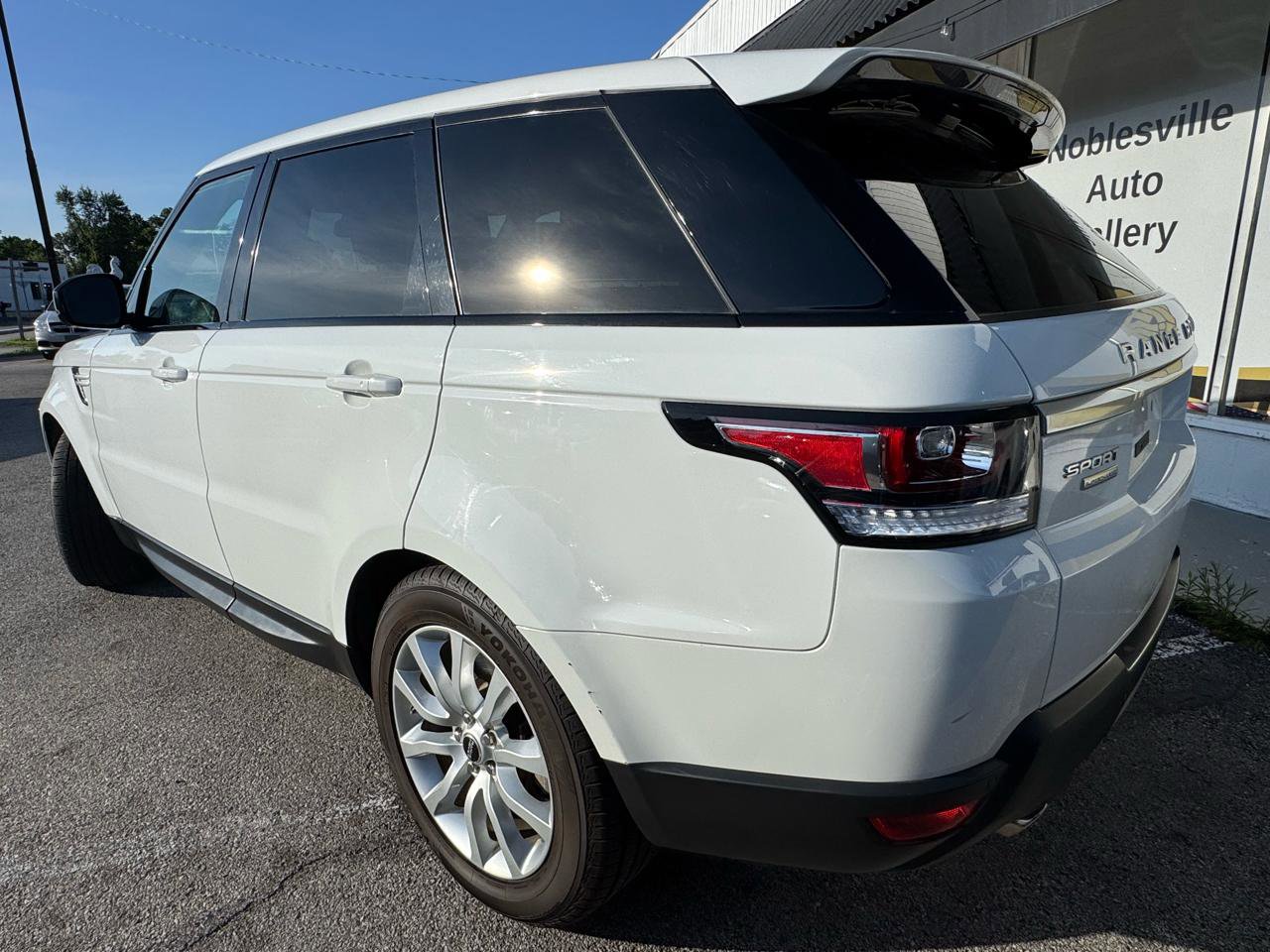 Used 2014 Land Rover Range Rover Sport Supercharged AWD/4WD image 4