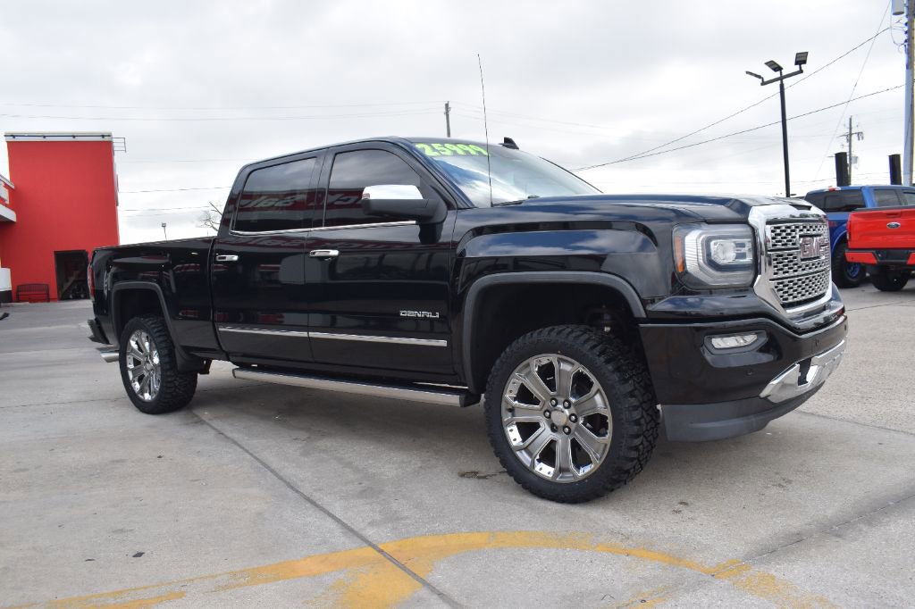 Used 2018 GMC Sierra 1500 Denali w/ Denali Ultimate Package image 2