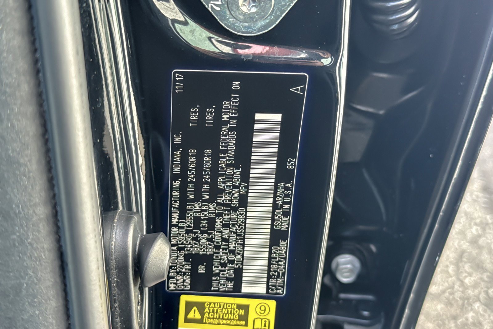 Certified 2018 Toyota Highlander XLE w/ Carpet Mat Package (TMS) image 29