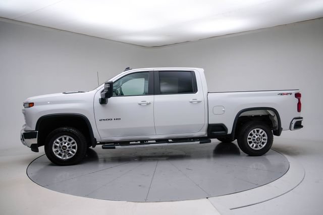 Used 2025 Chevrolet Silverado 2500 LT w/ Convenience Package AWD/4WD image 3