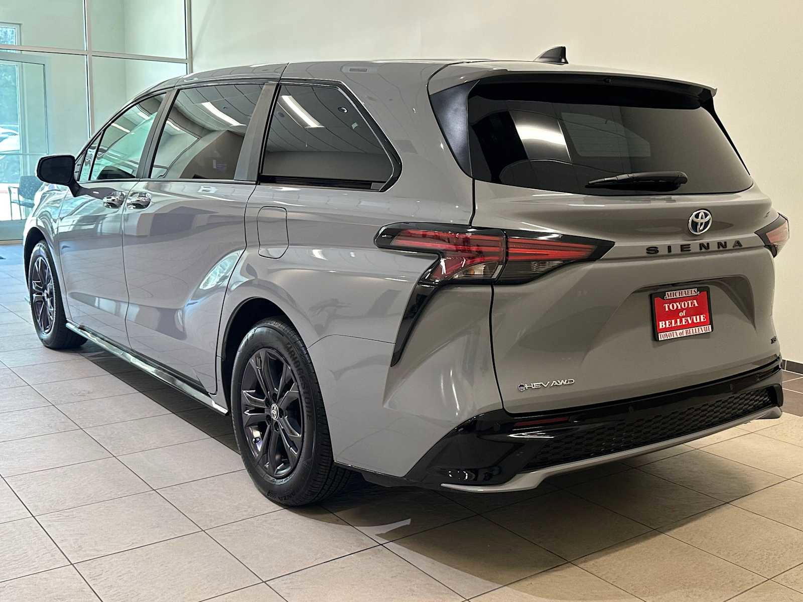 Certified 2025 Toyota Sienna XSE image 4