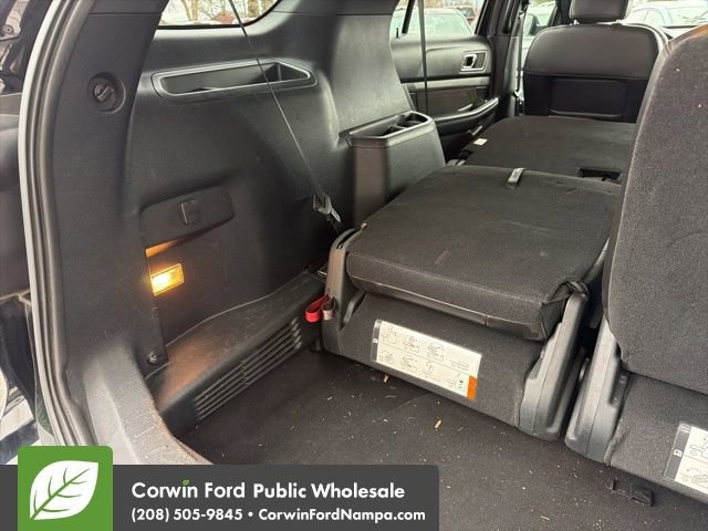 Used 2018 Ford Explorer XLT w/ Equipment Group 202A image 32