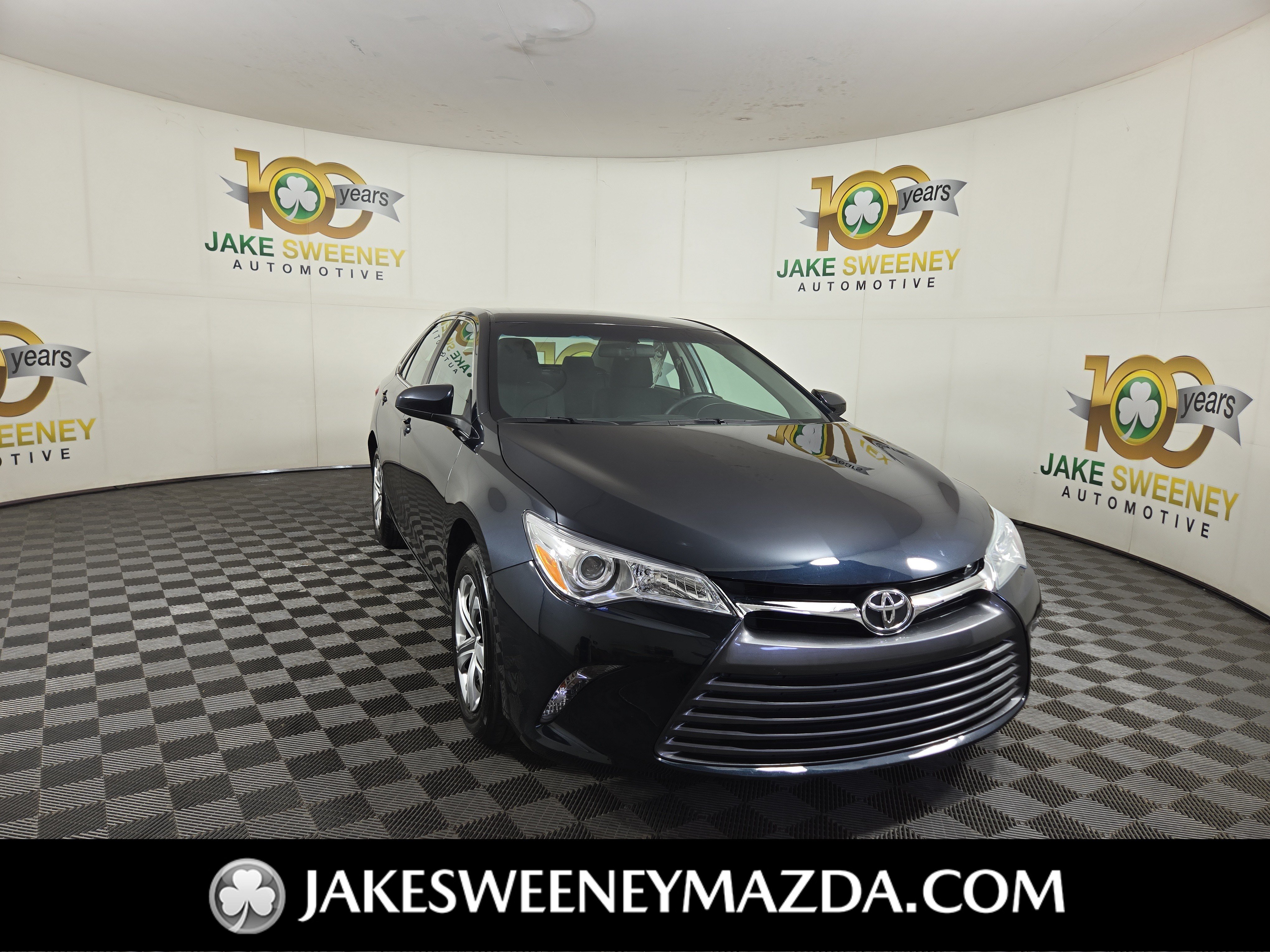 Used 2016 Toyota Camry LE FWD image 1